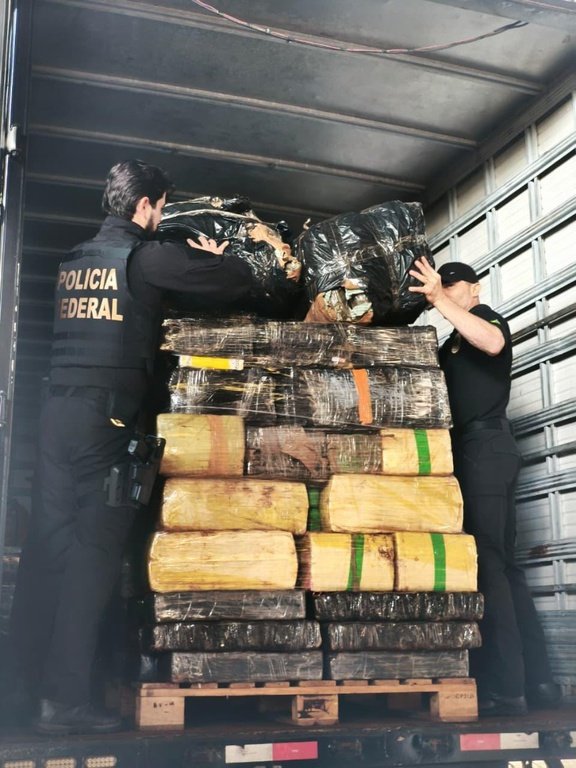 Polícia Federal incinera quase 6 toneladas de drogas no Oeste do Paraná