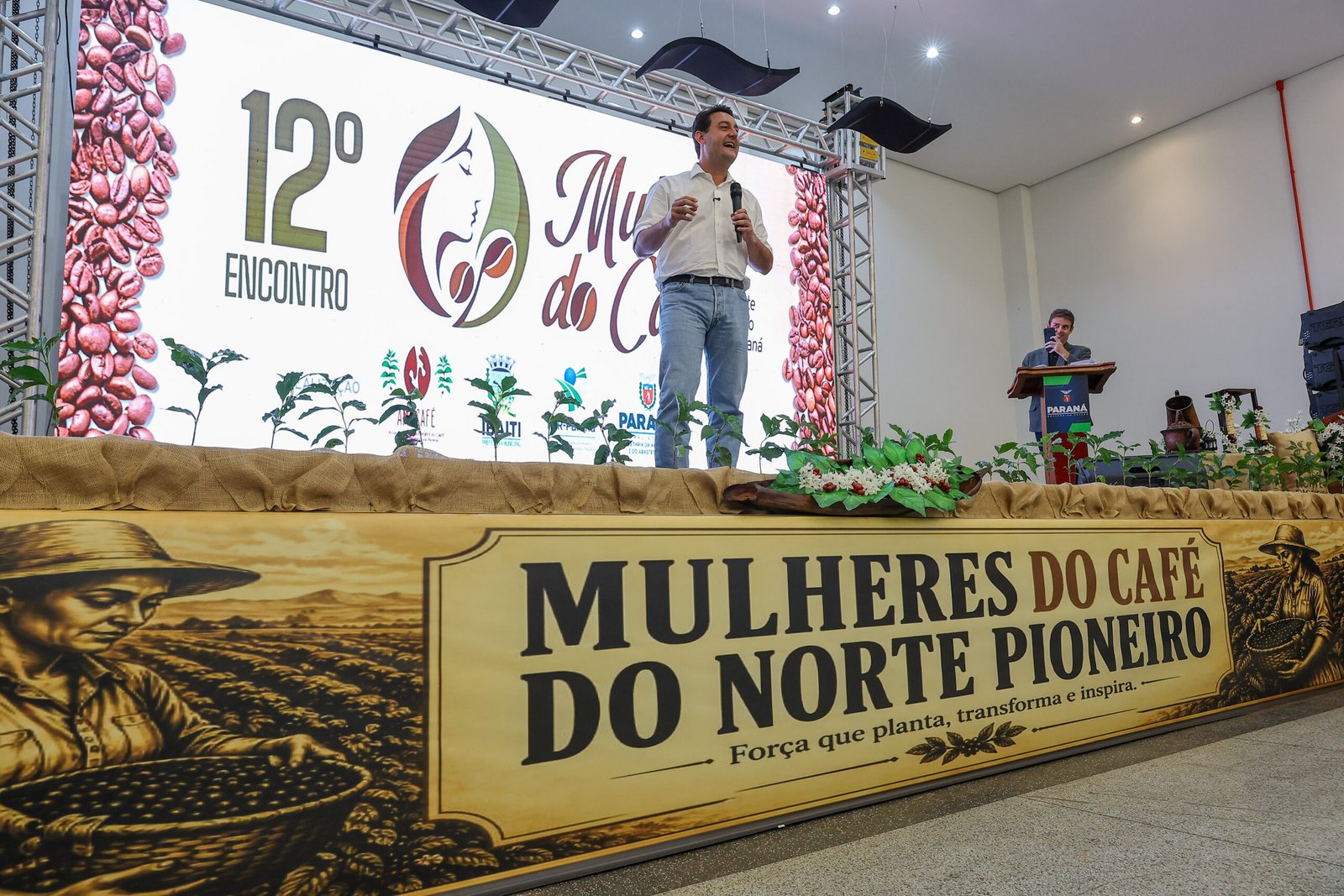 Ratinho Junior cruza o Paraná e consolida mais de R$ 500 milhões em obras: um raio-x dos investimentos por região