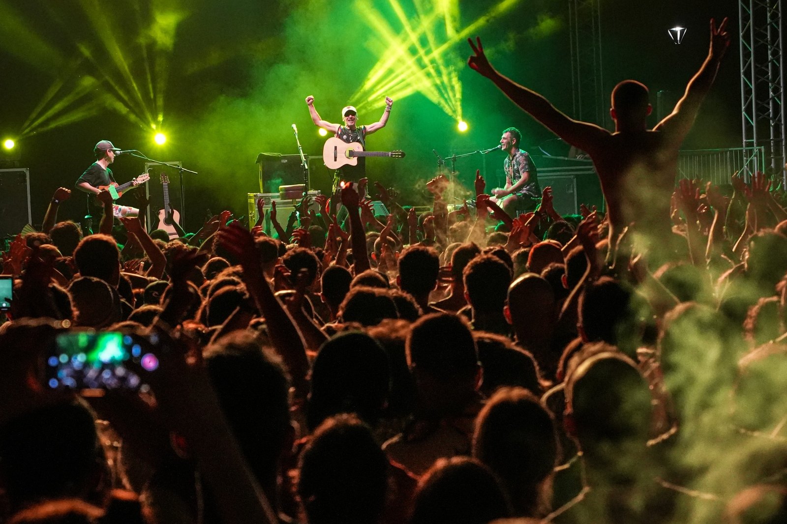 Com sucessos e formato intimista, Manu Chao traz a turnê 'Ultra Acústico' para Curitiba