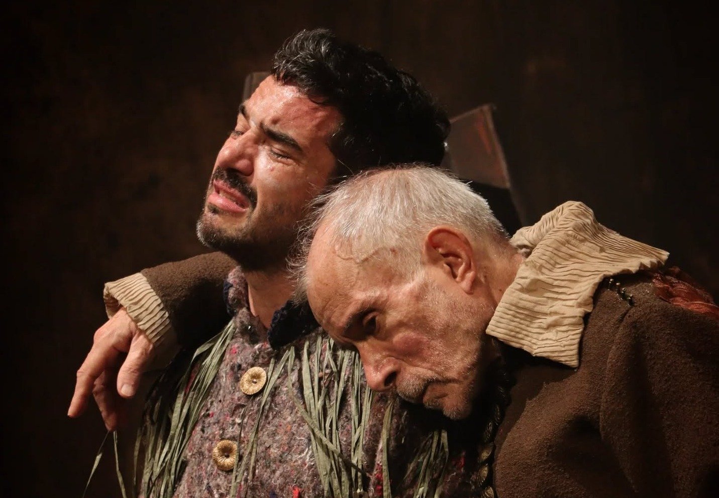 Caio e Ricardo Blat trazem espetáculo inspirado em Kafka para Curitiba