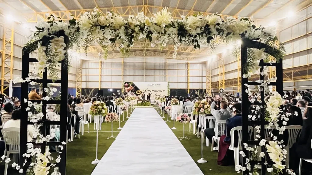 Casamento coletivo oficializa a união de 150 casais em Foz do Iguaçu e emociona a cidade