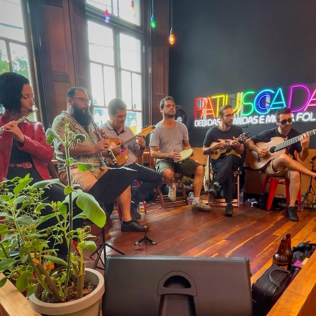 Choro Cruzado apresenta clássicos da música brasileira no Teatro do Paiol nesta terça (12)