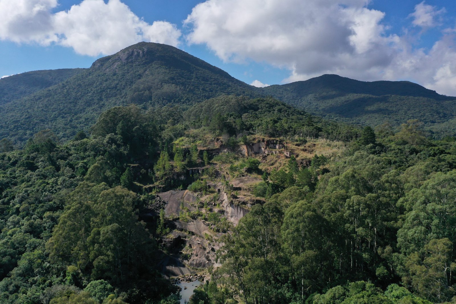 Montanhismo para iniciantes: o que levar e como fazer trilhas seguras no Paraná