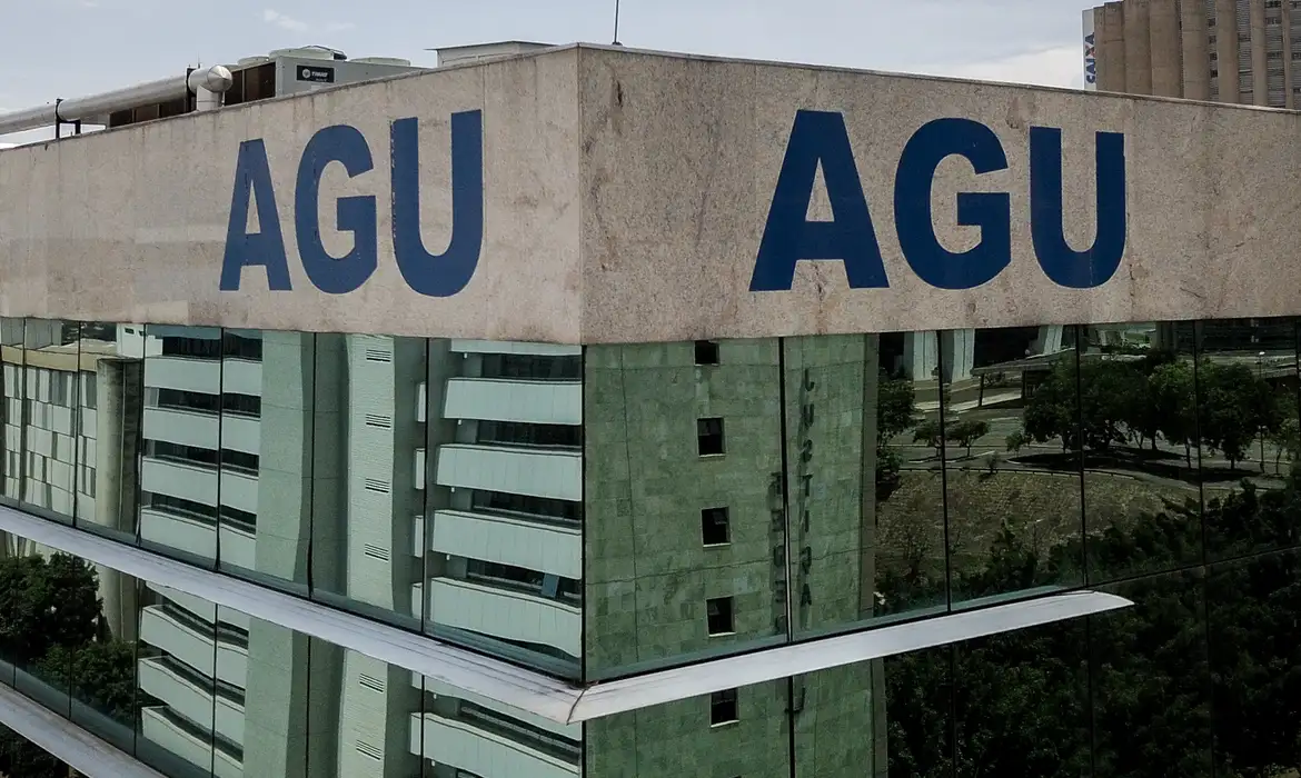 STF e AGU barram redução de penas para condenados do 8 de janeiro