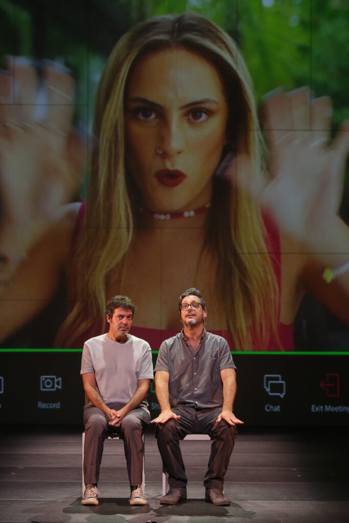 Sucesso de bilheteria, comédia com Bruno Mazzeo e Lucio Mauro Filho chega a Curitiba
