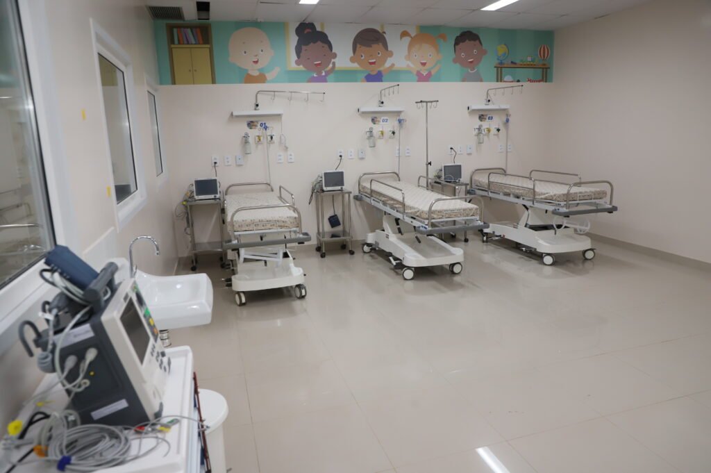Sem precisar ir à capital: hospitais do interior do PR viram referência
