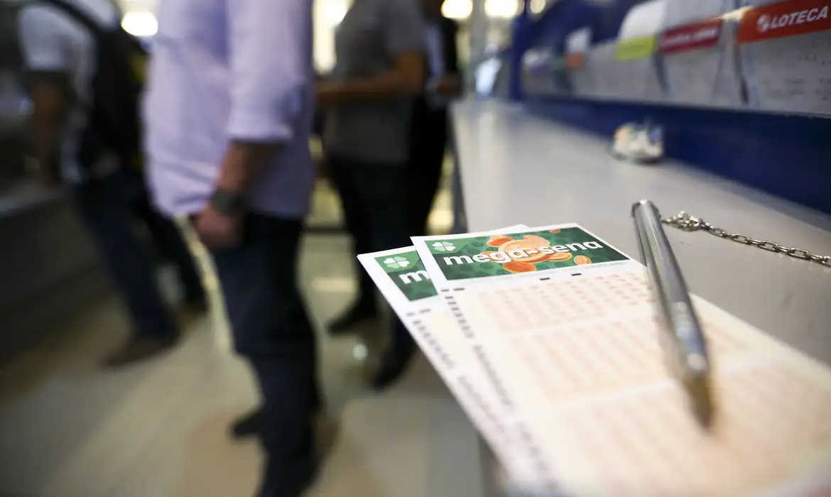 Aposta de Curitiba acerta as seis dezenas e leva R$ 127 milhões na Mega-Sena