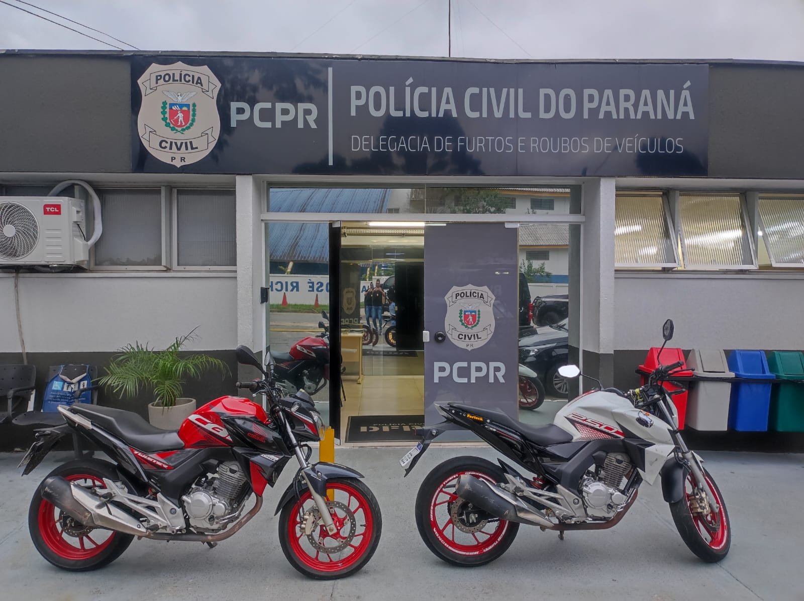 Operação desarticula esquema de furto de motos e venda de peças na internet
