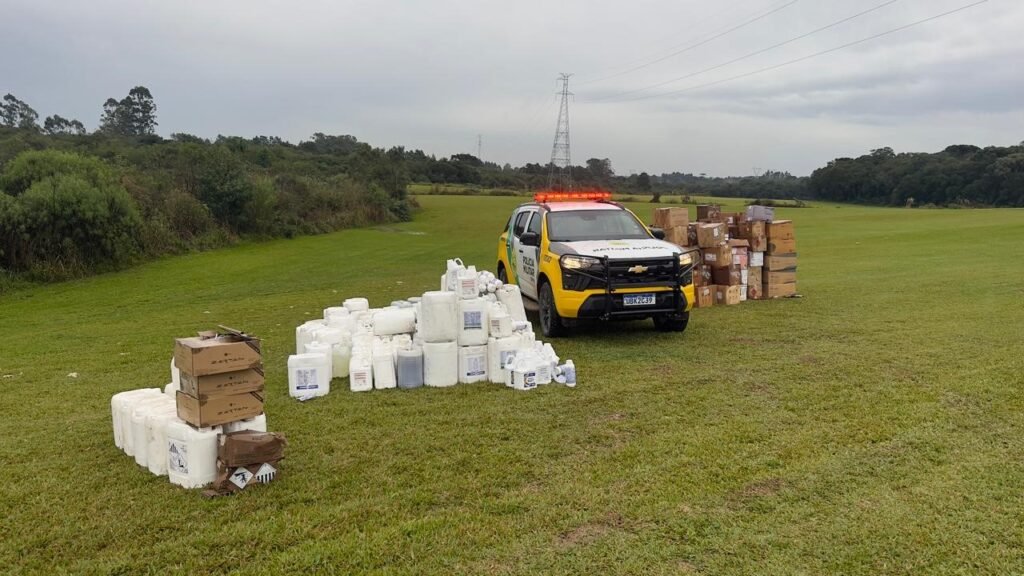 Polícia Ambiental apreende agrotóxicos irregulares e multa responsável em R$ 50 mil na Grande Curitiba