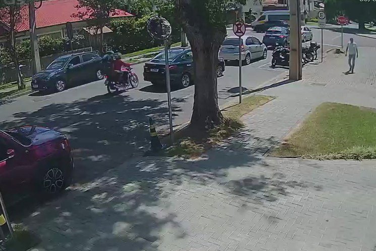 Operação desarticula esquema de furto de motos e venda de peças na internet