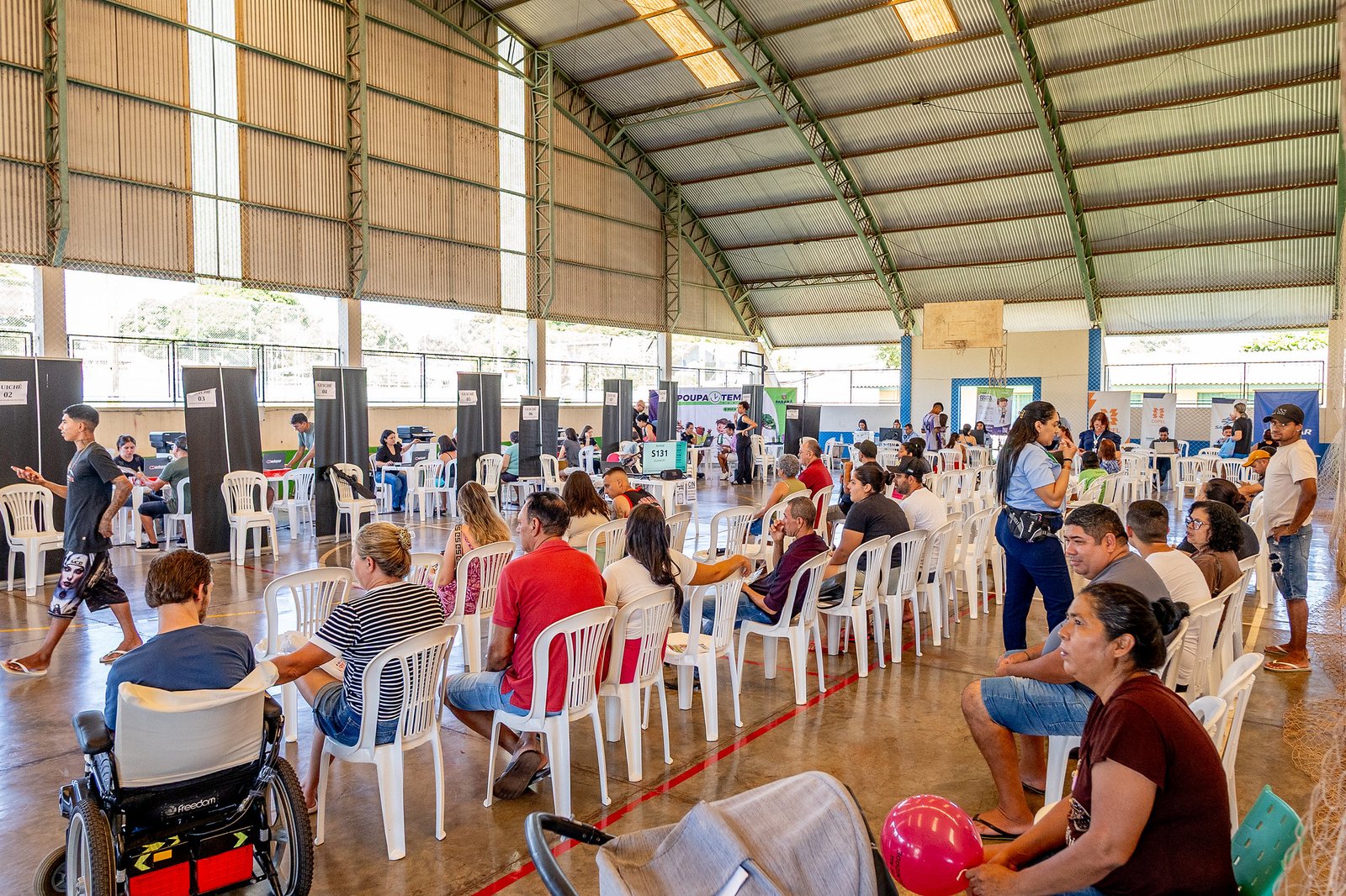 Mutirão em Foz do Iguaçu concentra serviços gratuitos para agilizar a vida do cidadão