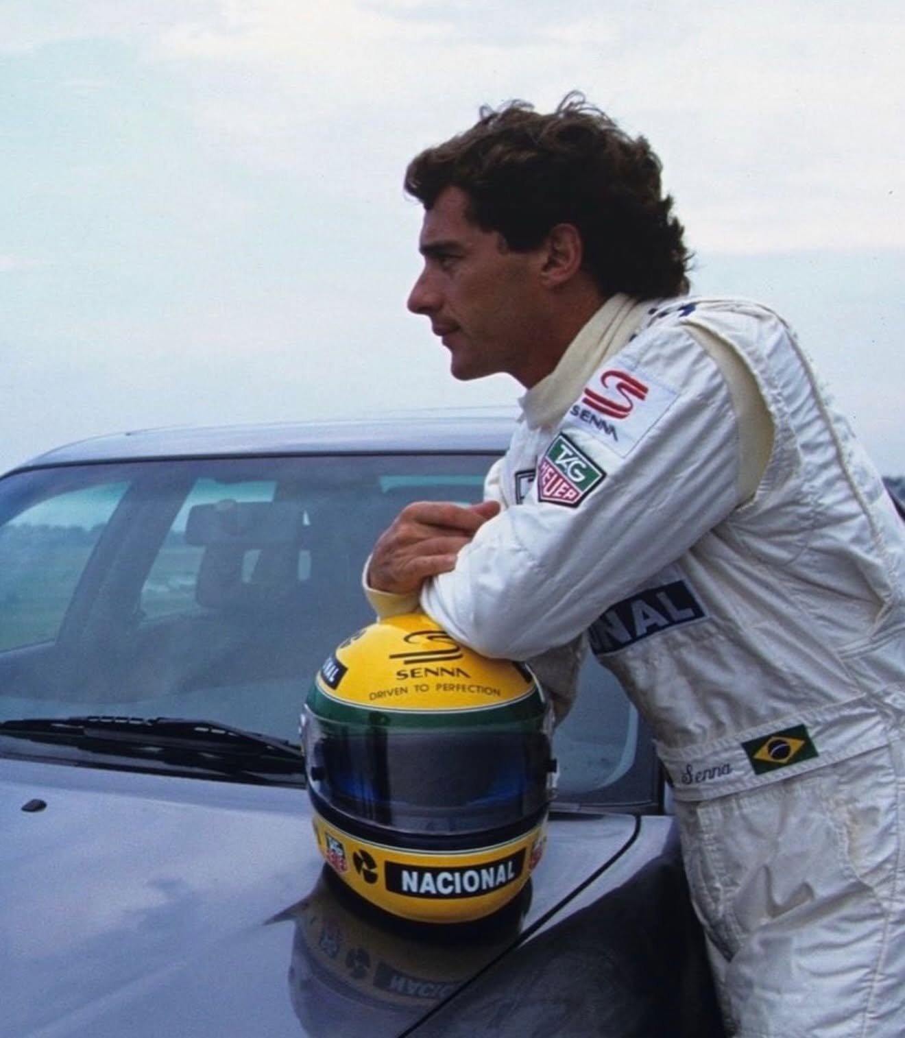 Muito além da F1: o impacto do título de Herói da Pátria de Ayrton Senna
