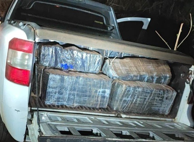 PF e PMPR interceptam meia tonelada de drogas na fronteira do estado