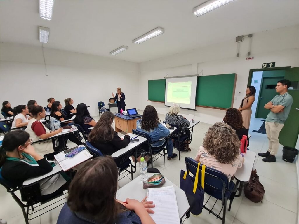 Ensino técnico coloca 152 mil jovens do Paraná no mercado de trabalho
