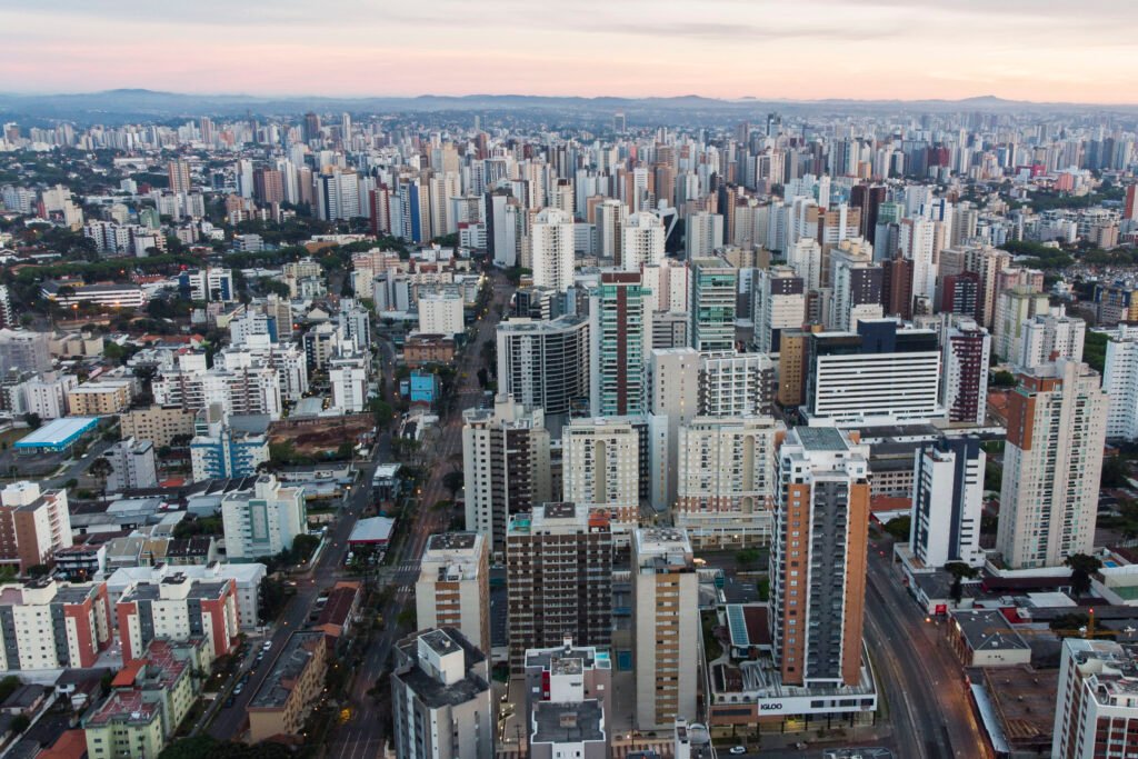 Curitiba lidera ranking de ascensão social no Brasil e transforma realidade de famílias de baixa renda