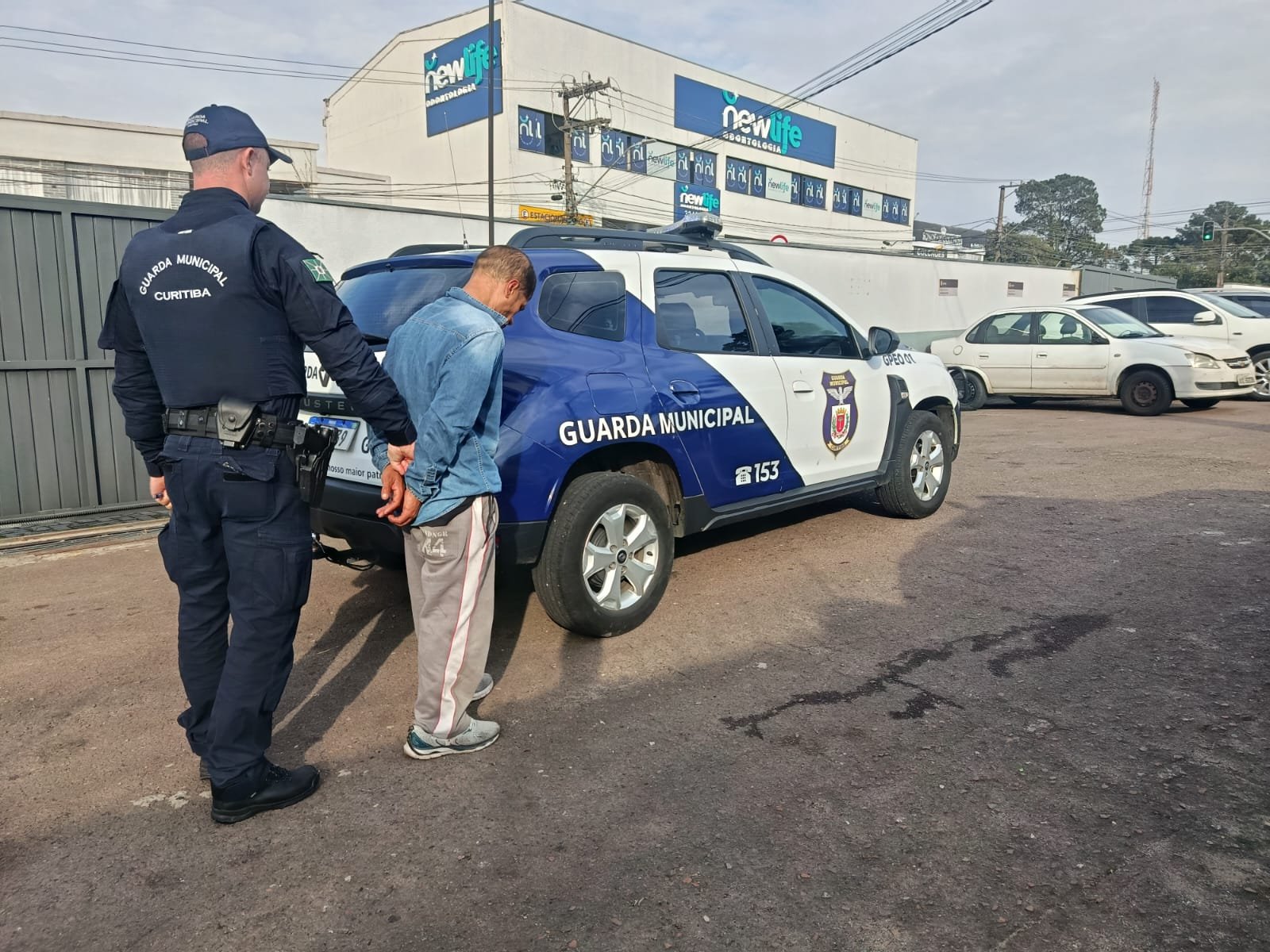 Câmeras inteligentes flagram procurados na Praça Tiradentes e Rodoferroviária de Curitiba