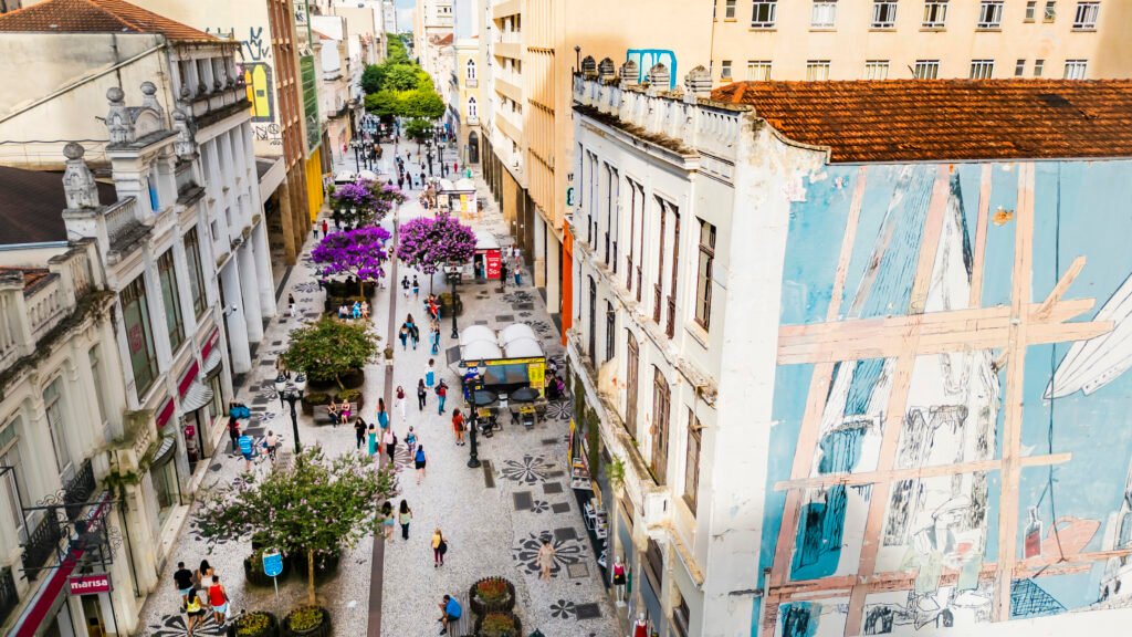 Prefeitura de Curitiba libera R$ 133 milhões em incentivos para revitalizar o centro: saiba como participar