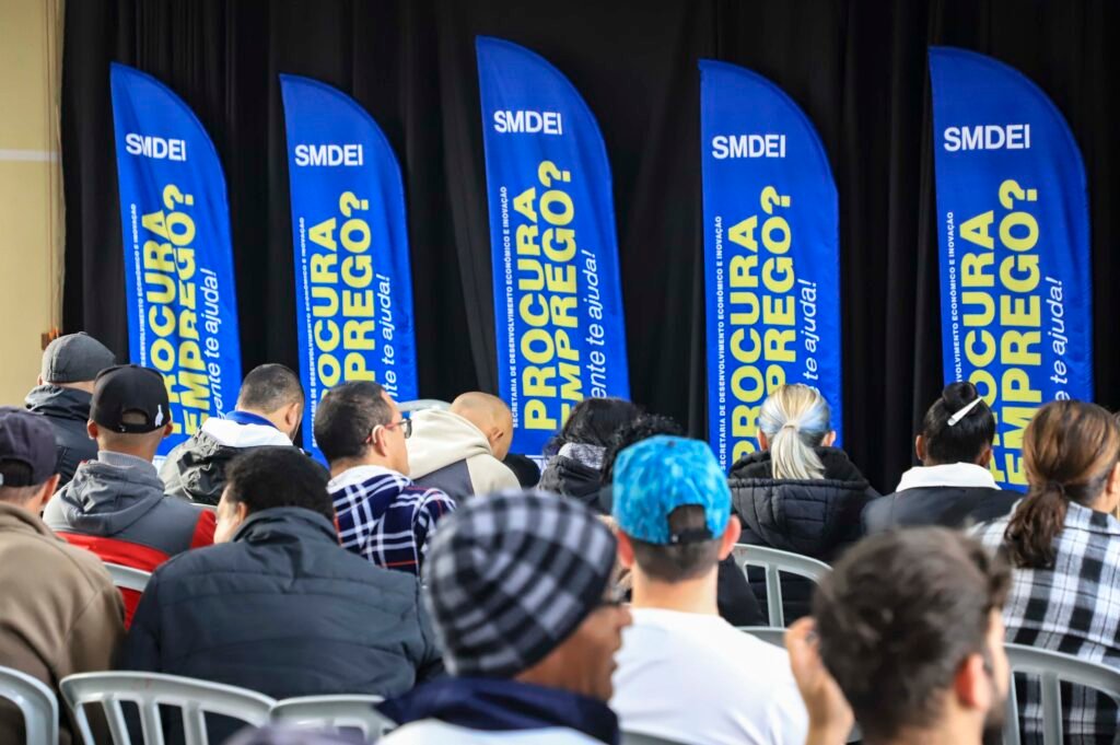 Quer trabalhar? Feira Emprega Curitiba reúne 15 empresas na capital