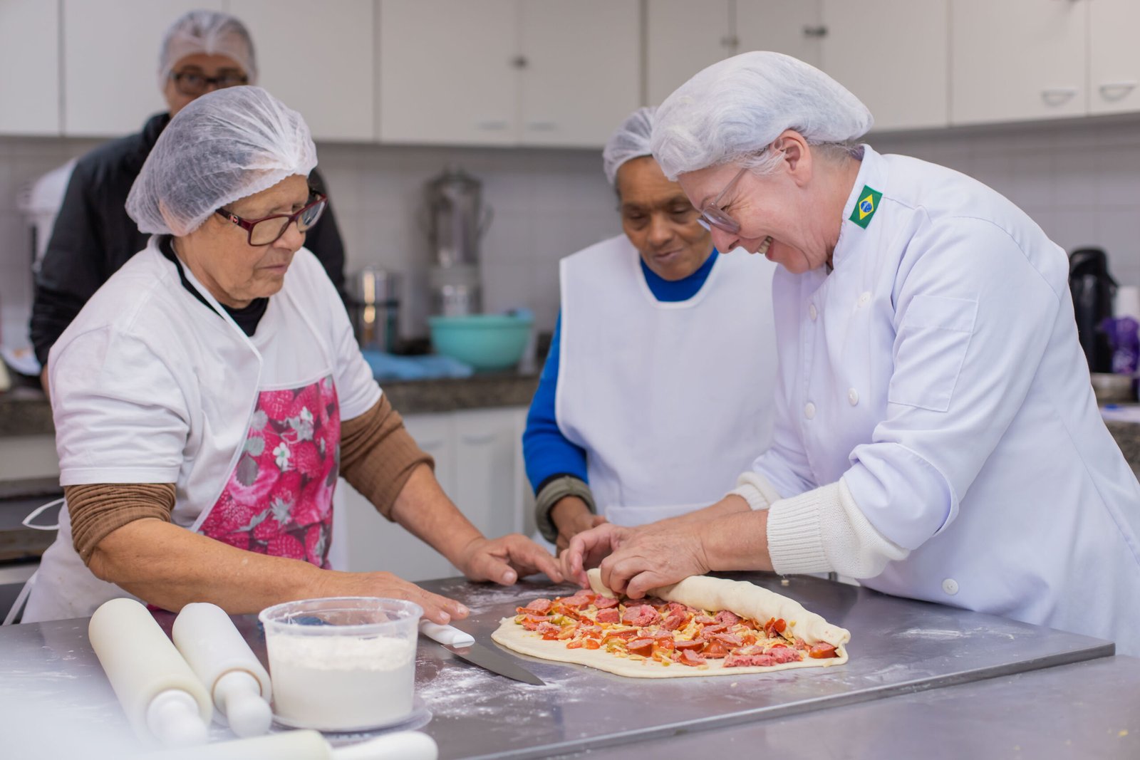 Curitiba oferece 240 vagas em cursos de culinária para geração de renda