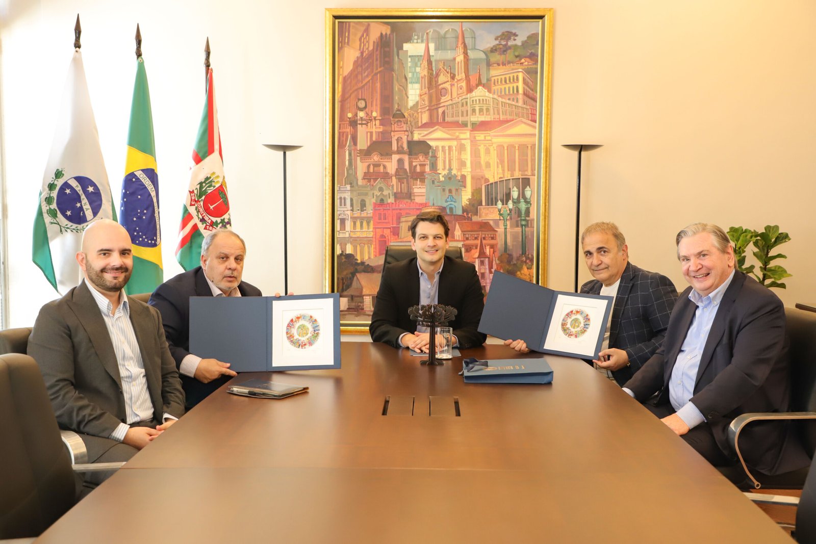 Acordo entre Curitiba e Itália projeta novos negócios e rotas internacionais