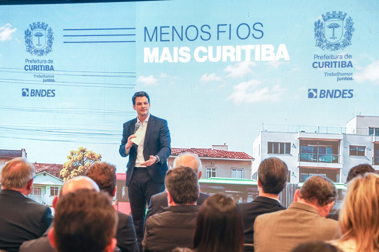 Curitiba prepara projeto de R$ 1,2 bi para aterrar fiação elétrica