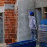 Serviços e construção civil alavancam empregos formais em Curitiba
