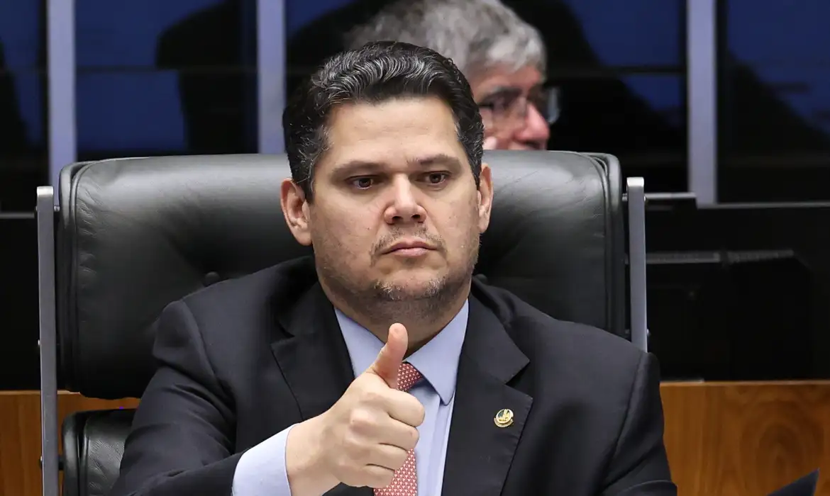 PEC 6x1 avança com intensa articulação e negociações em Brasília