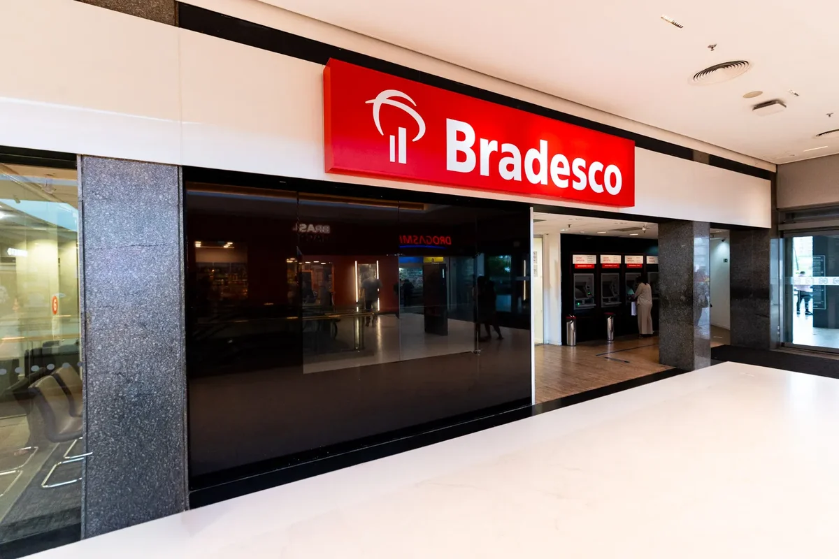 Fim das agências bancárias? O impacto na vida de 450 mil paranaenses e o avanço das cooperativas
