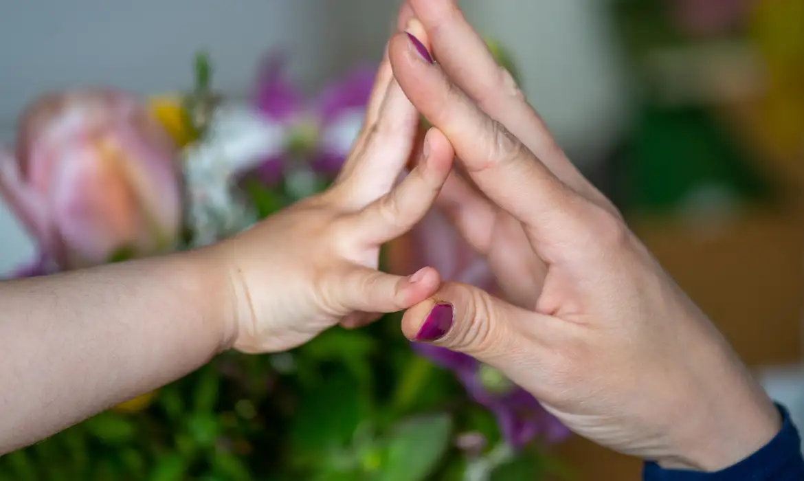 Pais estão menos envolvidos na criação dos filhos, revela novo estudo