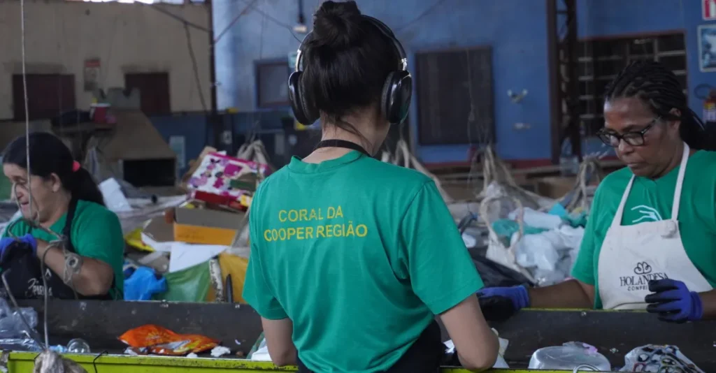 Mulheres lideram reciclagem de 800 toneladas mensais em Londrina