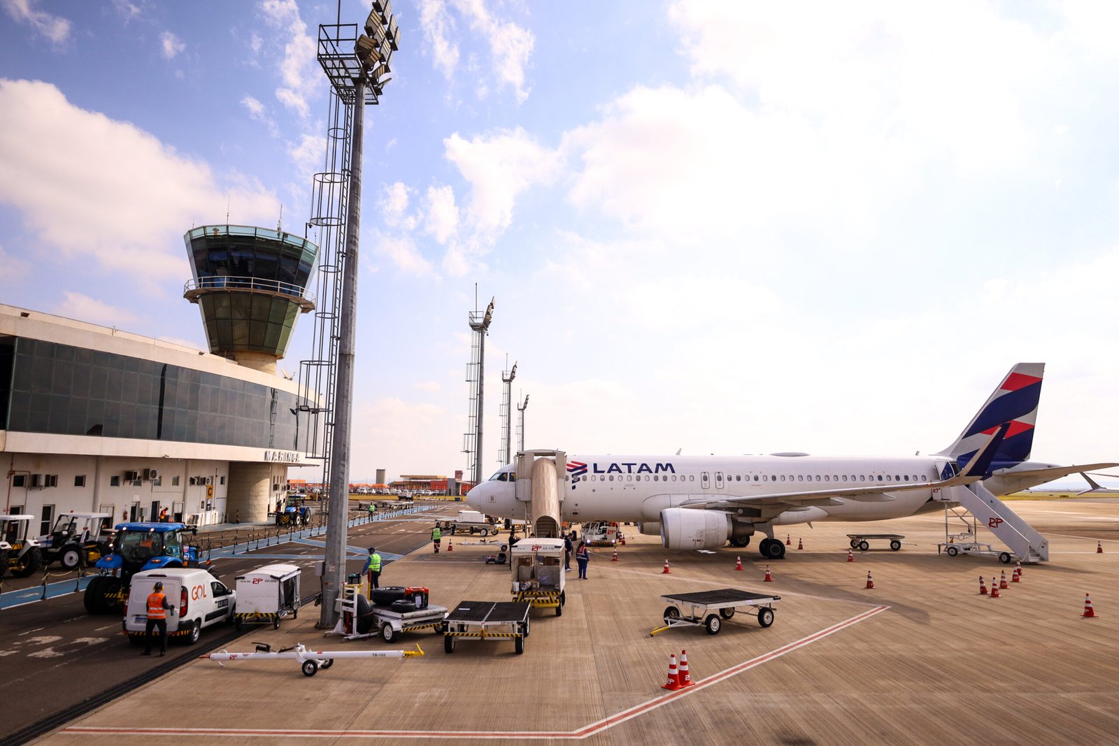 Mais segurança e voos na região: aeroporto de Maringá ganhará torre de controle ultramoderna