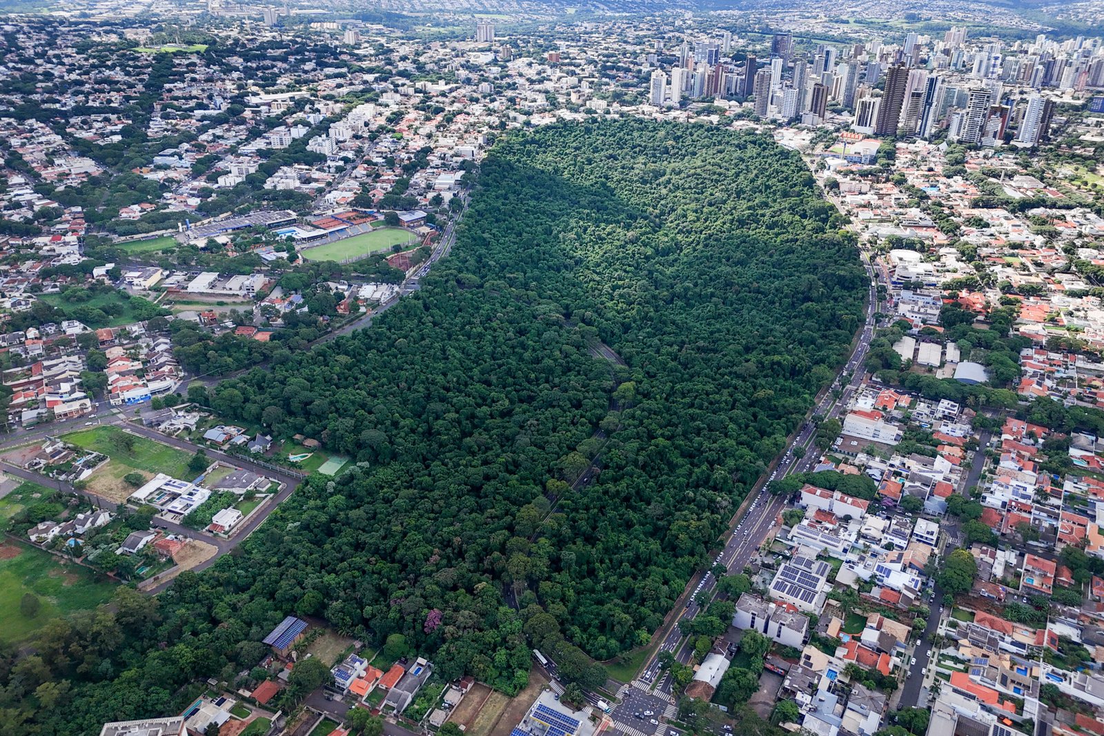 Nova lei habitacional de Maringá obriga construtoras a entregarem infraestrutura de bairro junto com moradias