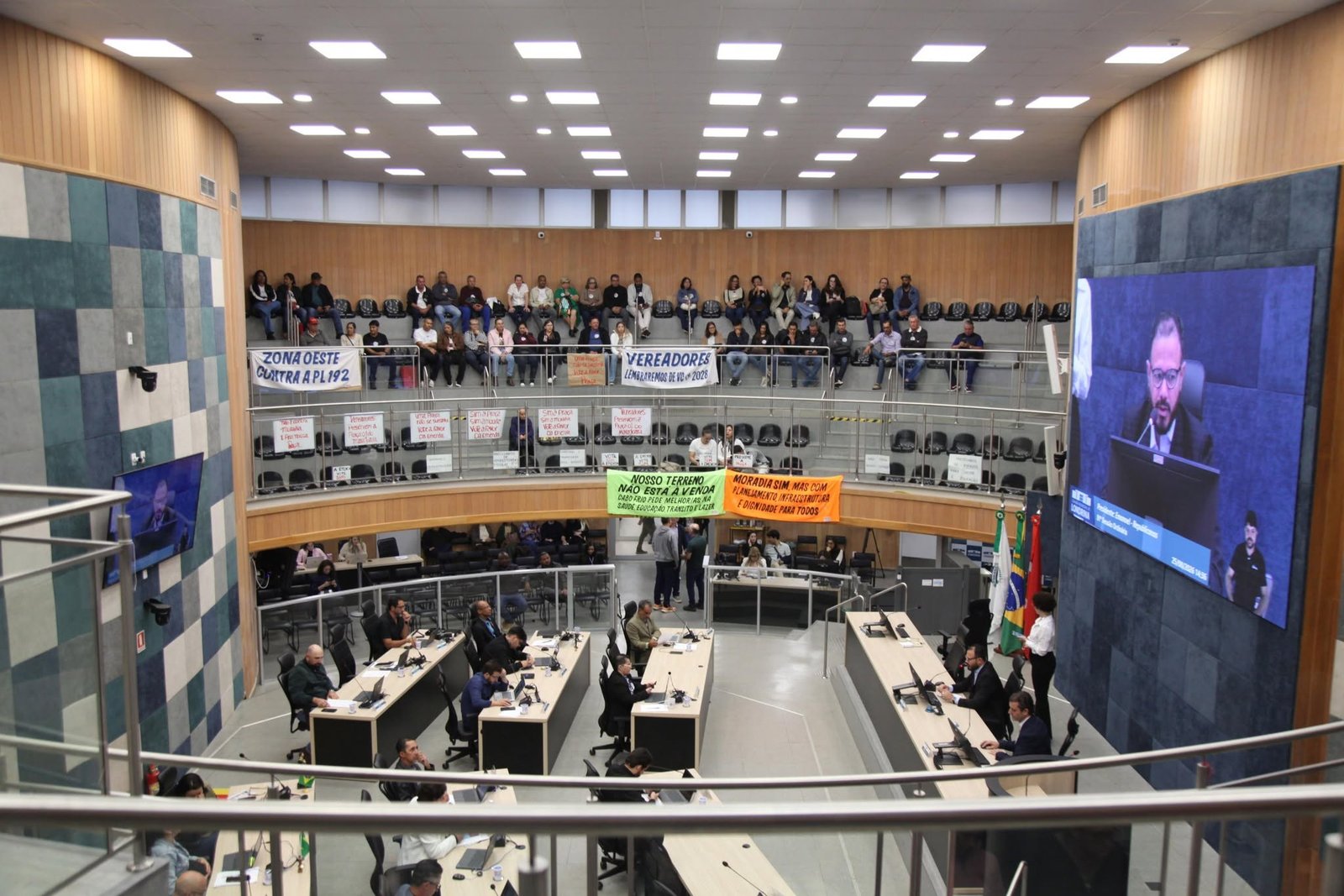 Londrina aprova liberação de 17 terrenos para moradias populares