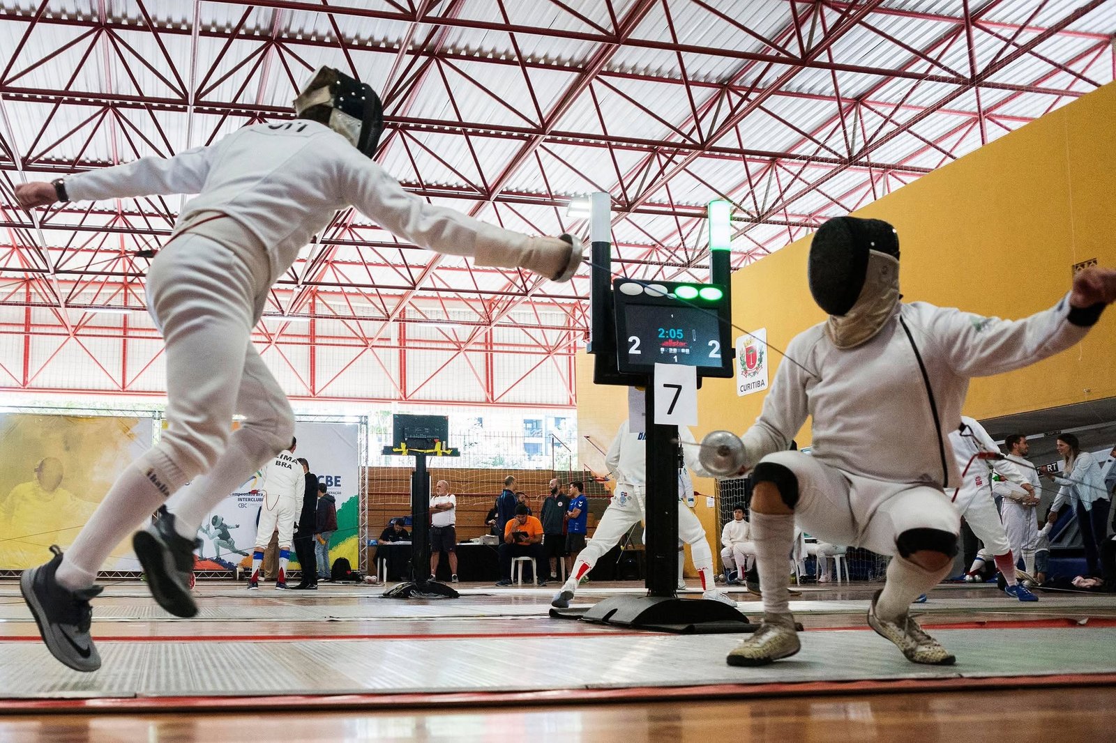 Jovens de Curitiba faturam ouro no Pan-Americano de Esgrima no Peru