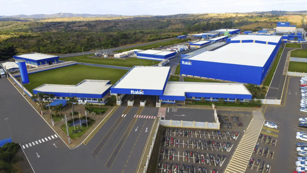 Gigantes dos laticínios avançam no Paraná em onda de aquisições que reestrutura o setor