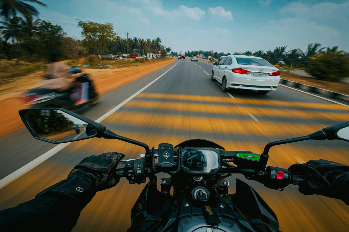 Risco no corredor: rodovias do Paraná registram 376 acidentes com motos