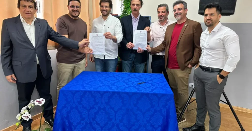 Hub Social de Inovação de Londrina ensina jovens de baixa renda a criar tecnologia