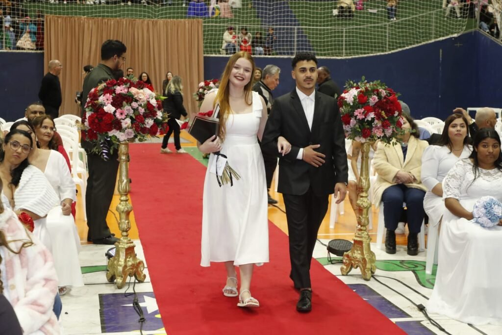 Sonho realizado de graça: dezenas de famílias de Cascavel garantem certidão de casamento