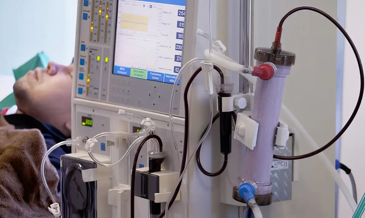 Estudo da PUC-PR revela que falta de exames simples agrava doença renal no Brasil