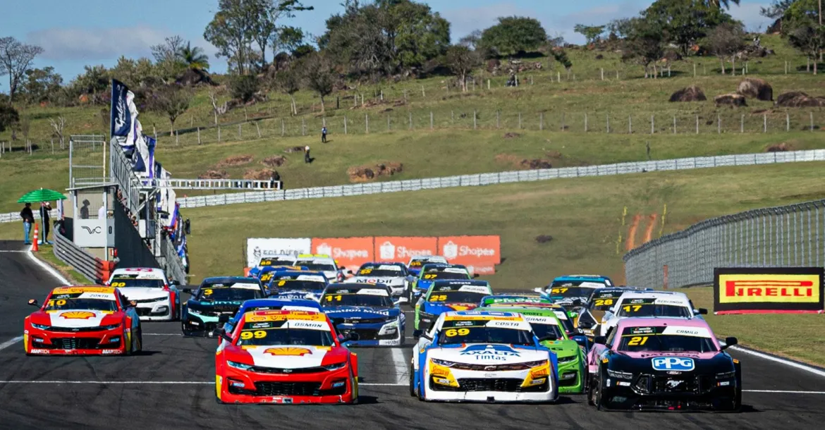 Nascar Brasil e Copa Truck aceleram no Autódromo de Londrina