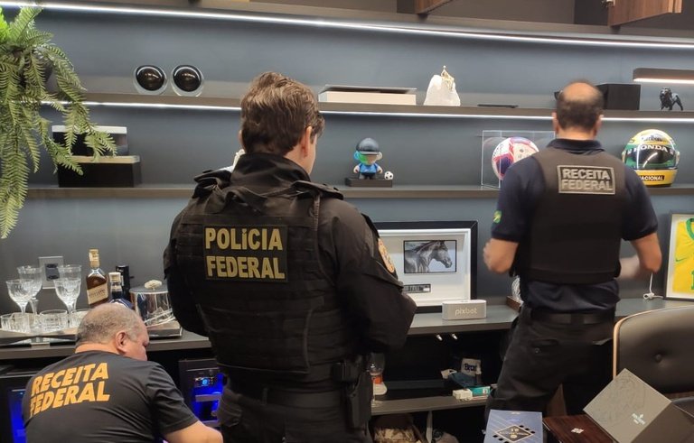 Operação Arena no Paraná: PF combate lavagem de dinheiro em bets