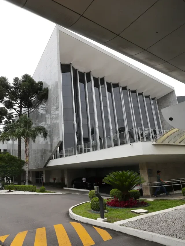 Novas Leis no PR: Saúde, Educação e Comércio