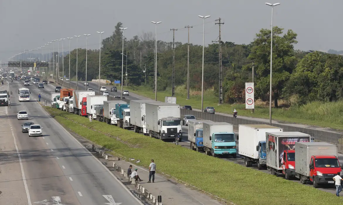 Nova lei do frete mínimo altera regras para o transporte de cargas no país
