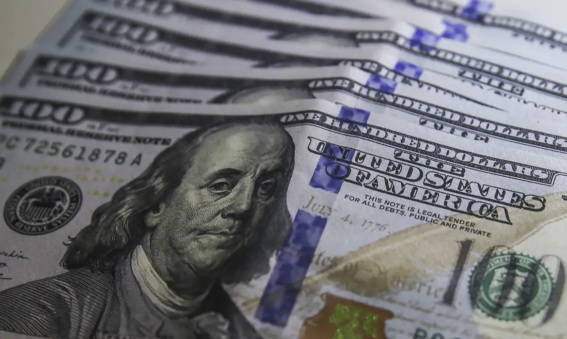Gastos e juros recordes levam dívida dos EUA a US$ 40 trilhões