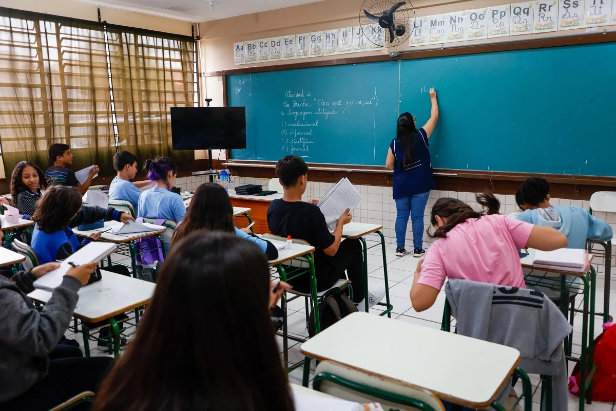 Prefeituras do Paraná têm até o fim de agosto para evitar o corte de verbas da educação em 2027