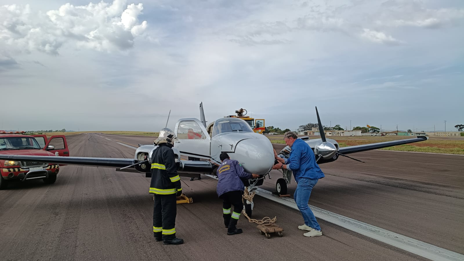 Avião relata problema técnico e faz pouso de emergência em Cascavel
