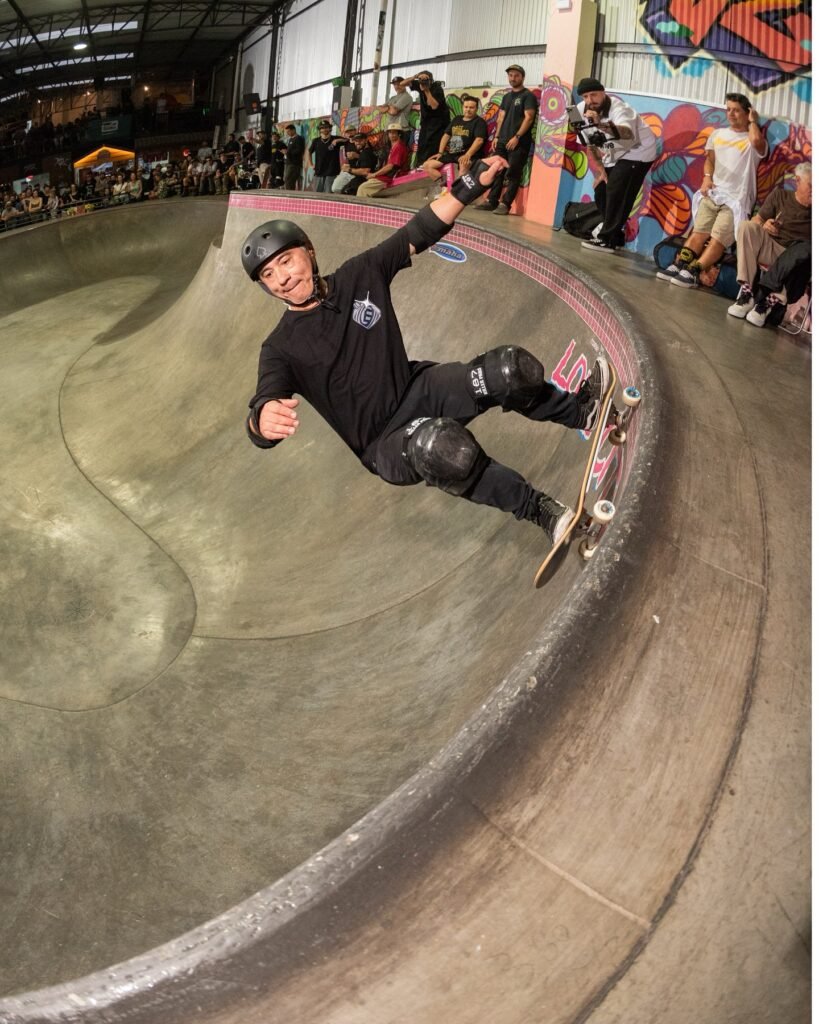 Campeonato Brasileiro Old School de Bowl traz atletas de dez estados a Curitiba