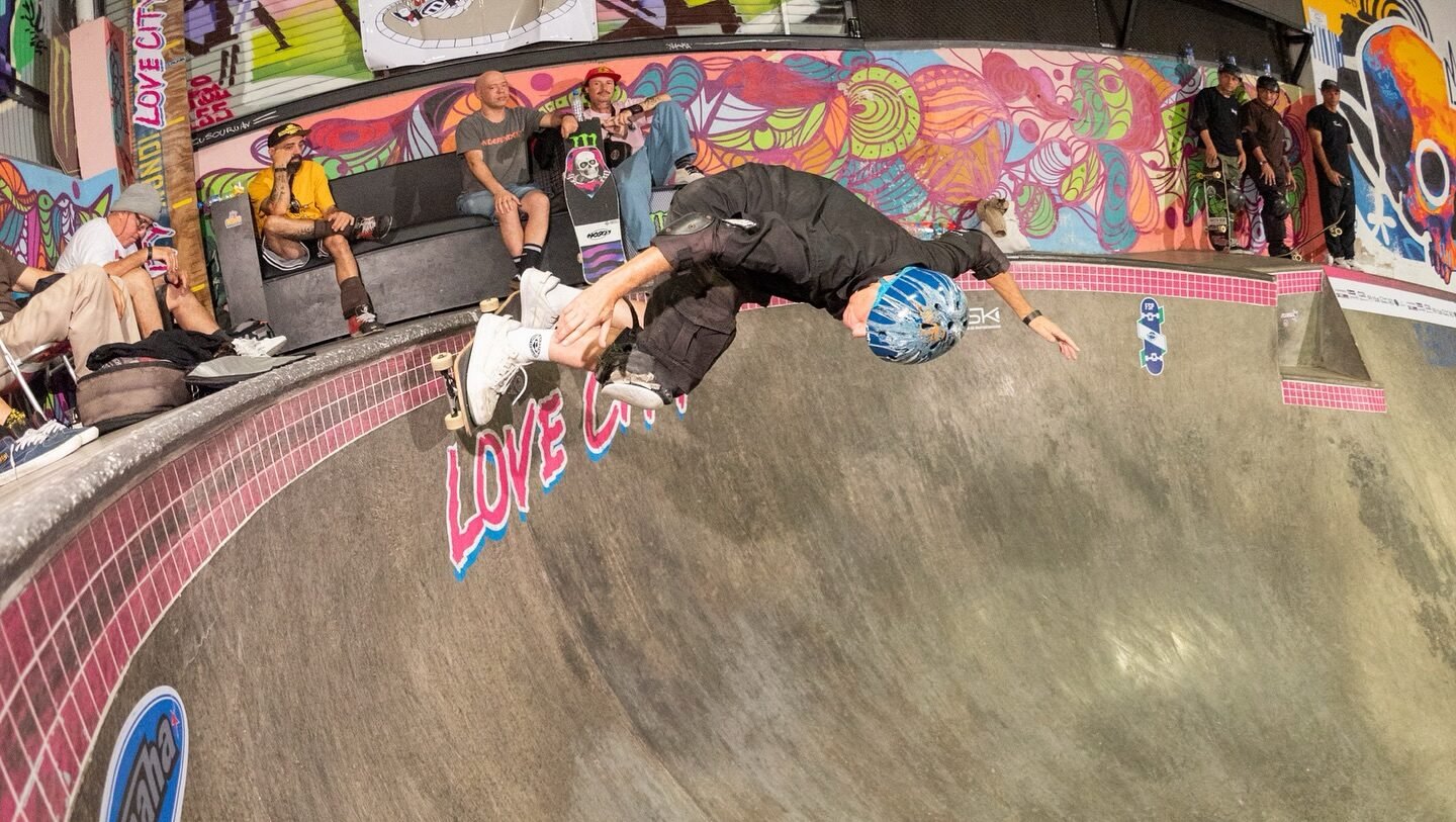 Campeonato Brasileiro Old School de Bowl traz atletas de dez estados a Curitiba