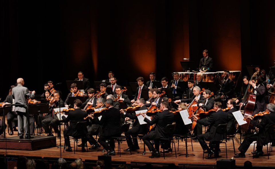 Orquestra Sinfônica do Paraná recebe maestro holandês no Teatro Guaíra