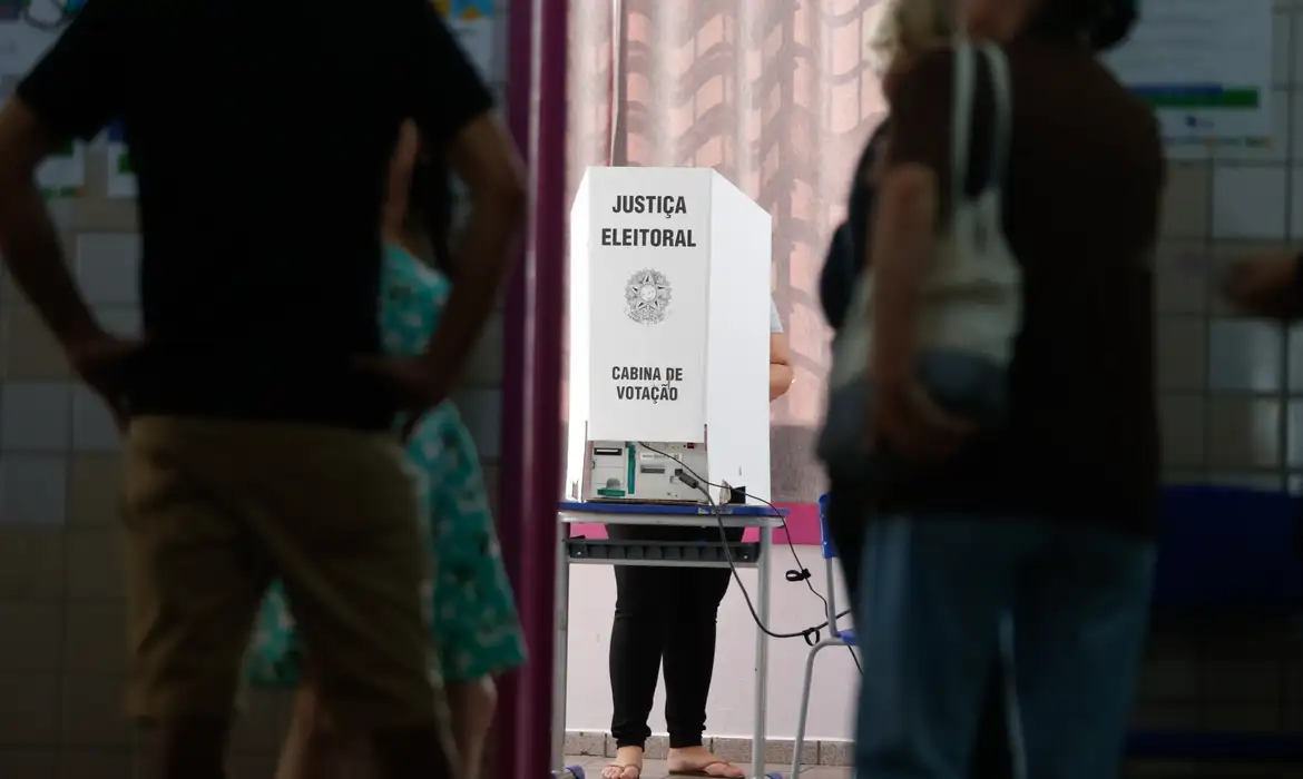 Menos candidatos, mais diversidade: O cenário real da disputa eleitoral de 2026